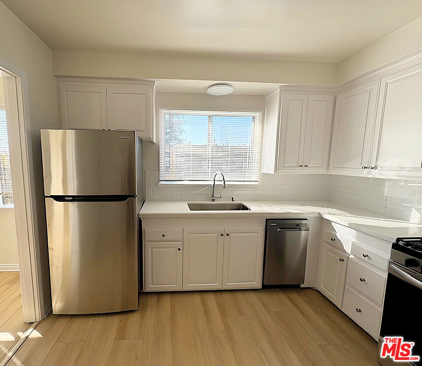 6406 Roble Avenue - Photo 3