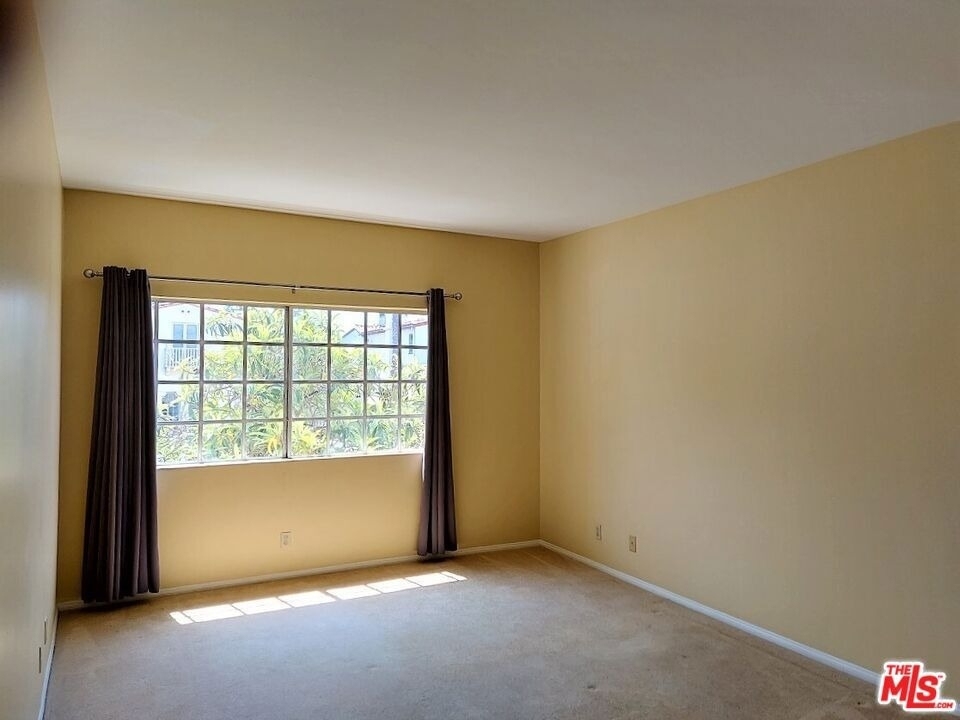 10475 Ashton Avenue - Photo 12