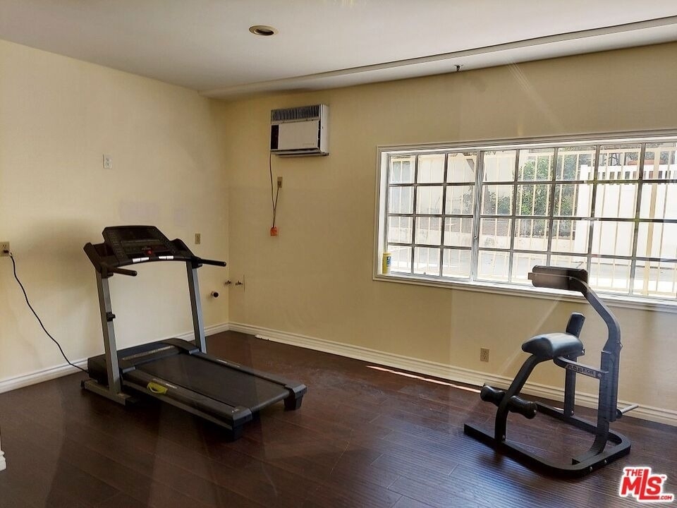 10475 Ashton Avenue - Photo 3