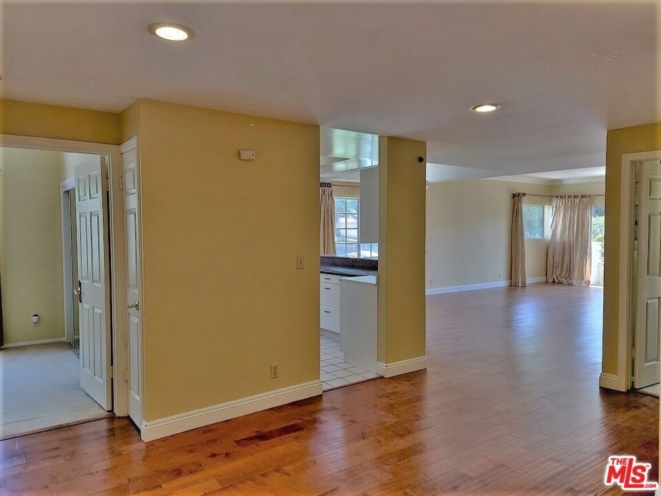 10475 Ashton Avenue - Photo 5