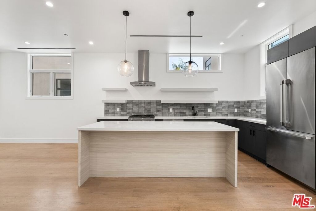 730 Indiana Avenue - Photo 1
