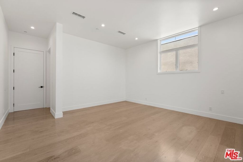 730 Indiana Avenue - Photo 4