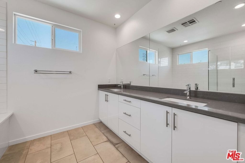 4320 Eagle Rock Boulevard - Photo 10