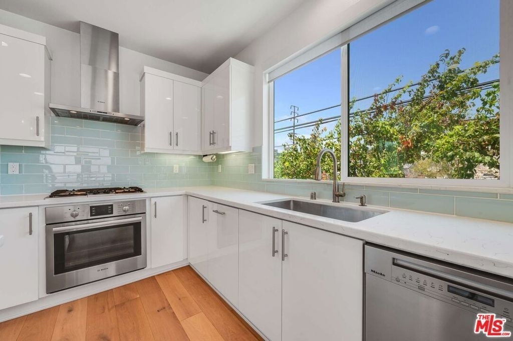 4320 Eagle Rock Boulevard - Photo 3