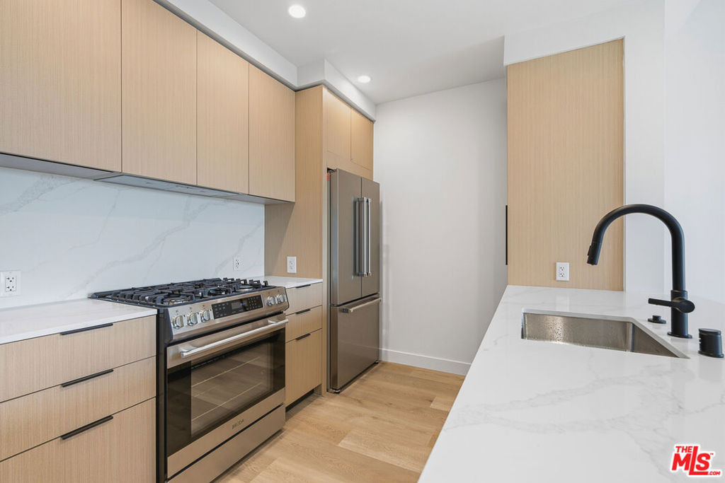 3555 Overland Avenue - Photo 3