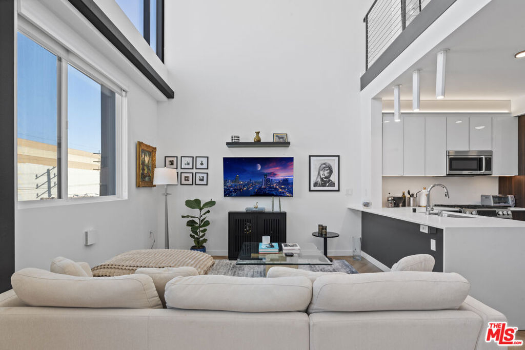 5570 Melrose - Photo 23