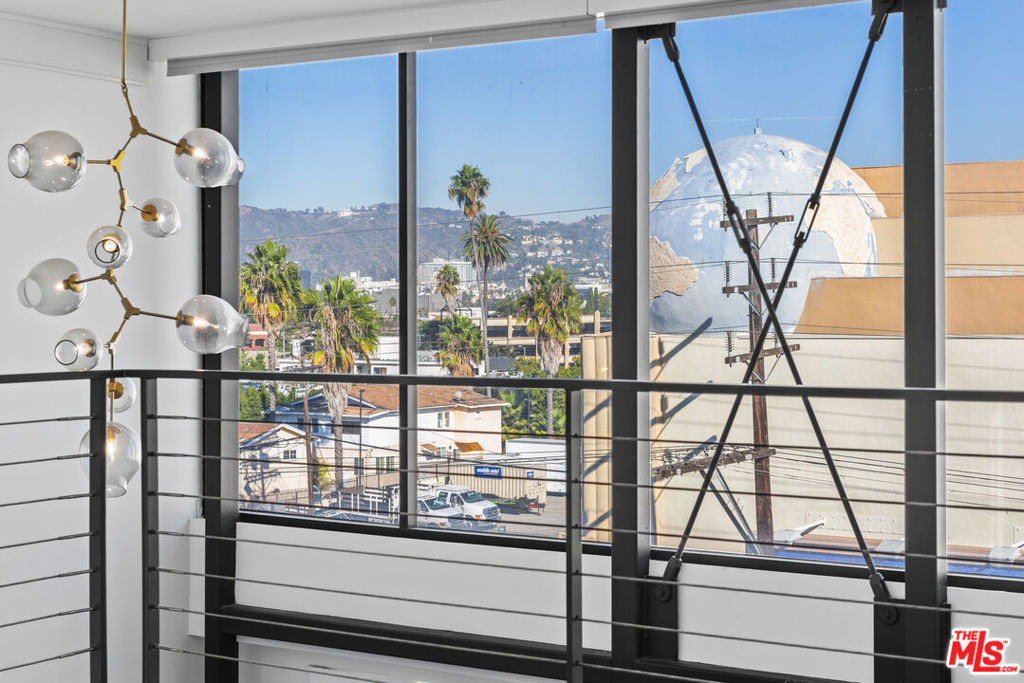 5570 Melrose - Photo 8