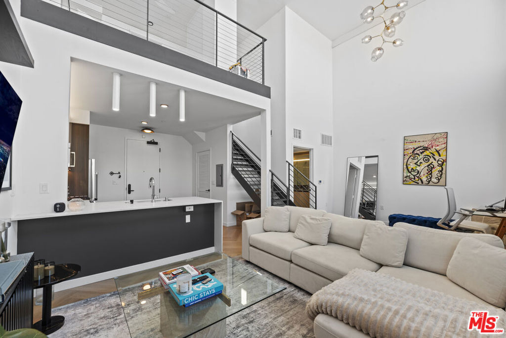 5570 Melrose - Photo 5