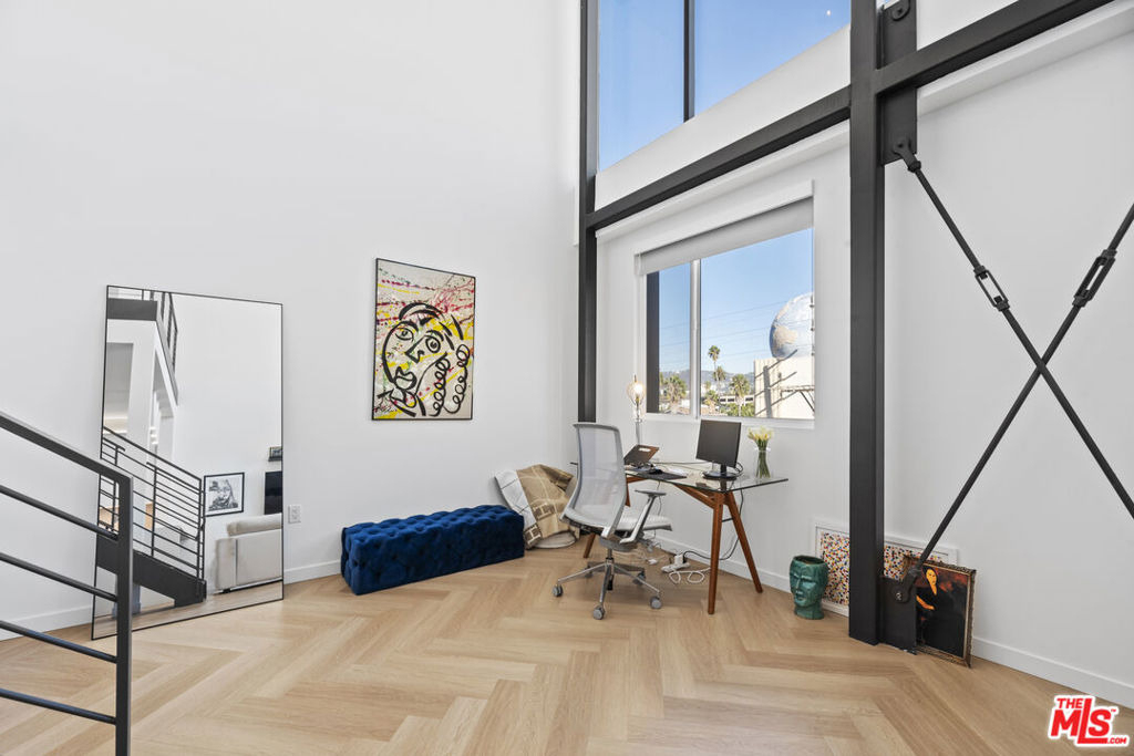 5570 Melrose - Photo 6