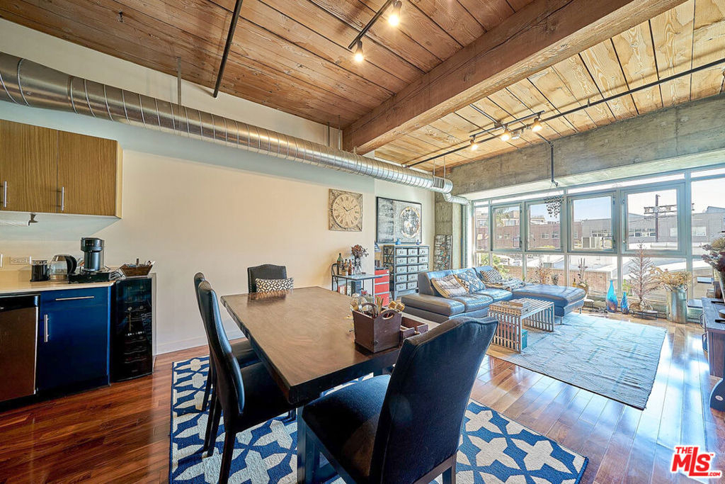 530 S Hewitt Street - Photo 8