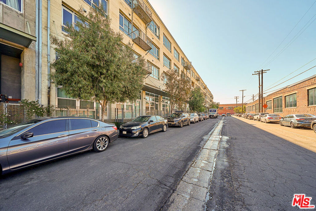 530 S Hewitt Street - Photo 15