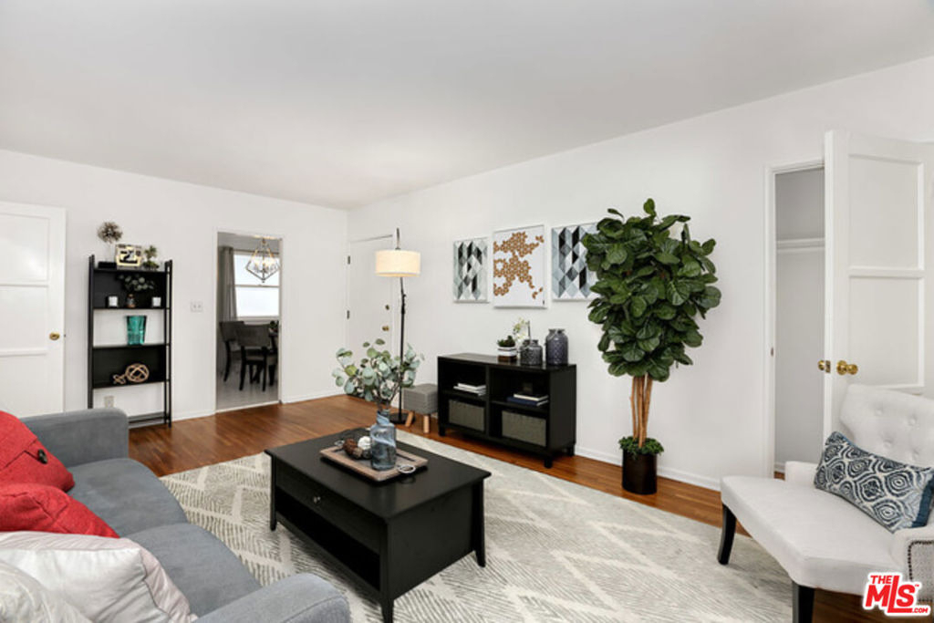 2427 Centinela Avenue - Photo 2