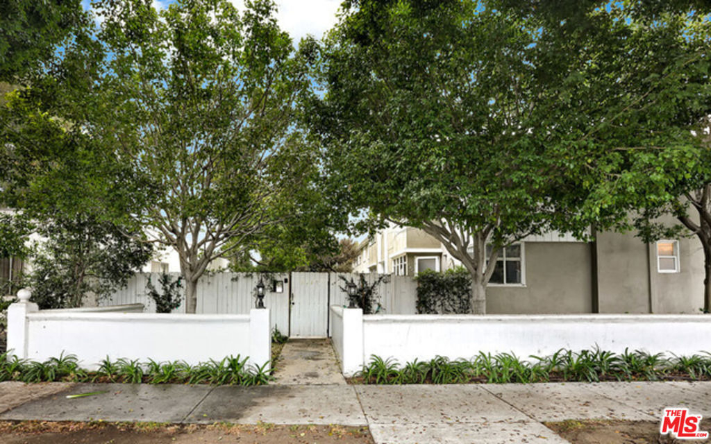 2427 Centinela Avenue - Photo 16