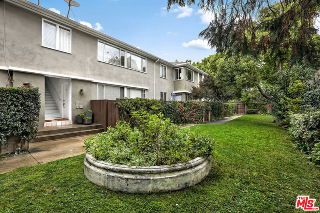 2427 Centinela Avenue - Photo 15