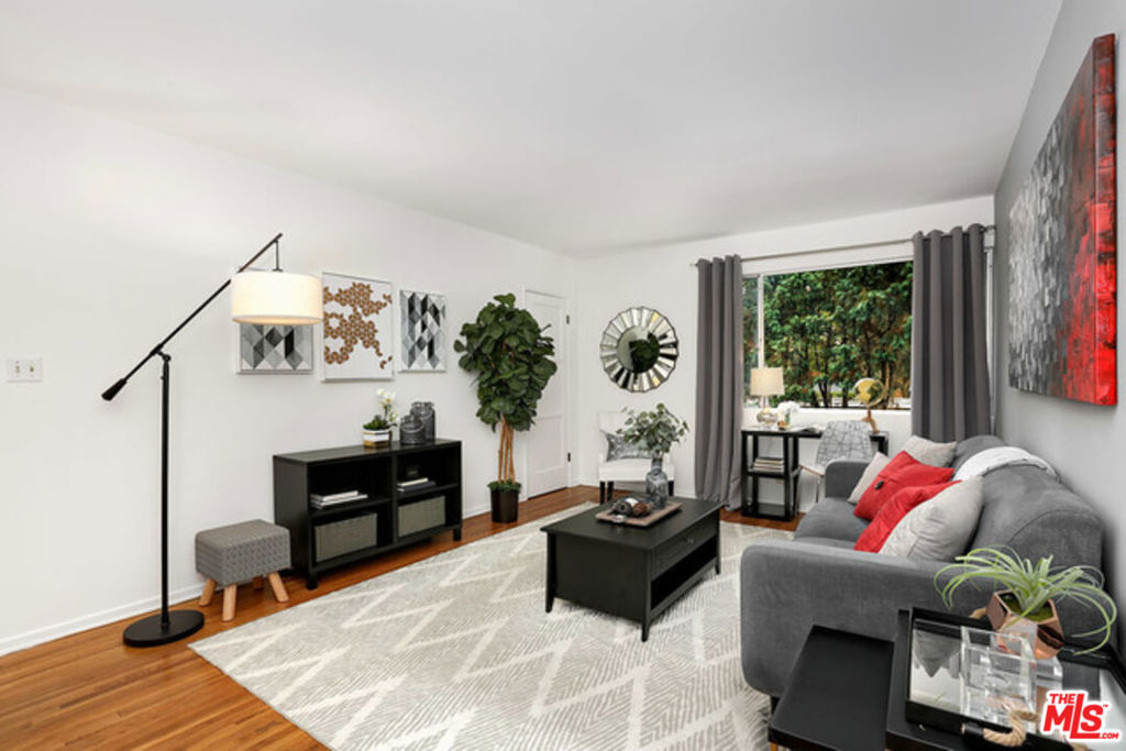 2427 Centinela Avenue - Photo 1