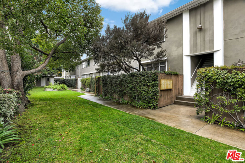 2427 Centinela Avenue - Photo 5