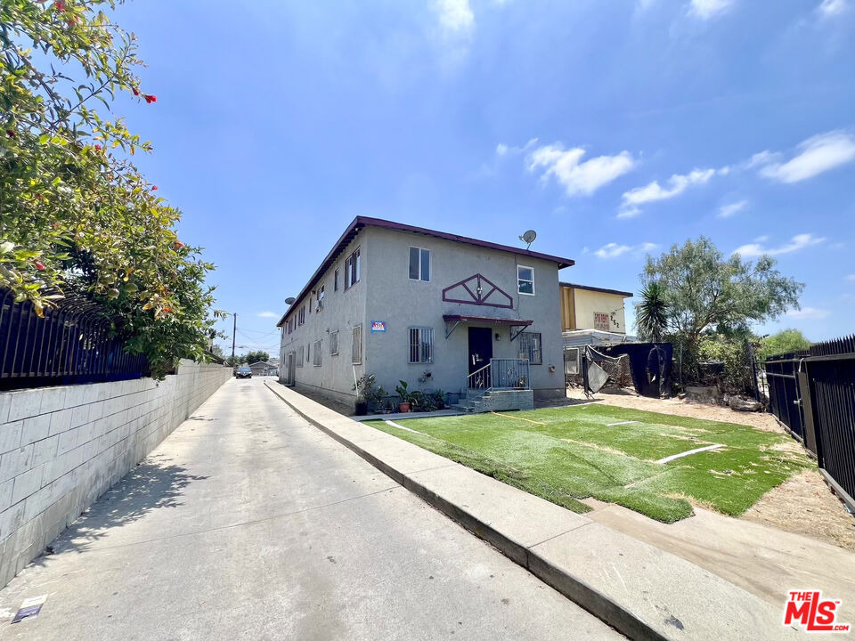 254 E Lanzit Avenue - Photo 32