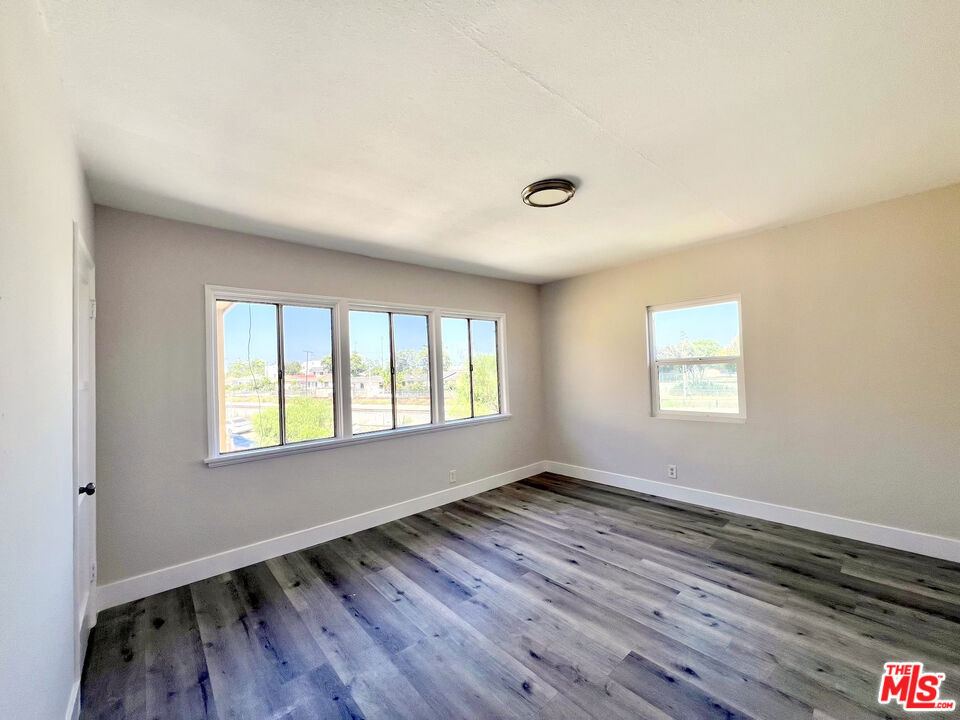 254 E Lanzit Avenue - Photo 11