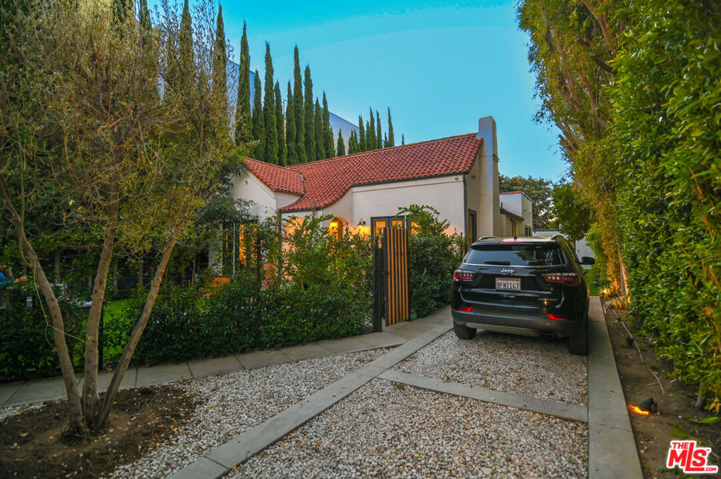1019 N Orange Grove Avenue - Photo 31
