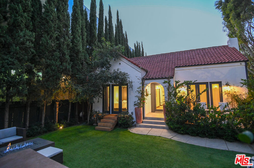 1019 N Orange Grove Avenue - Photo 1