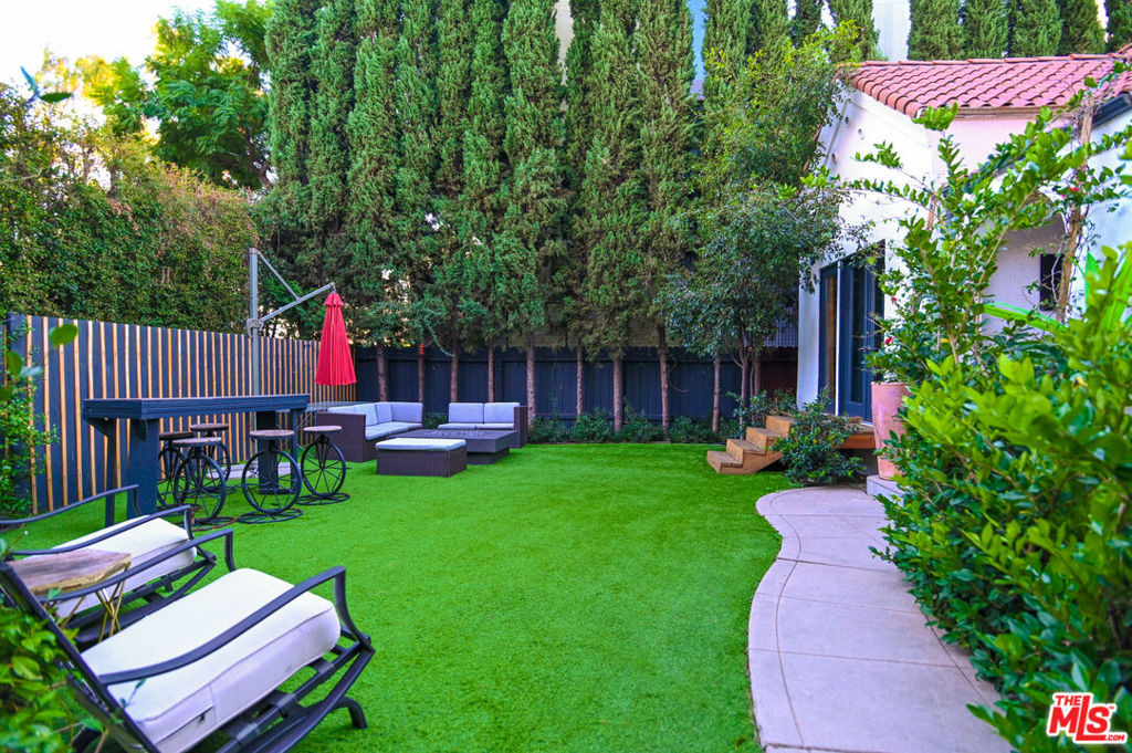 1019 N Orange Grove Avenue - Photo 2