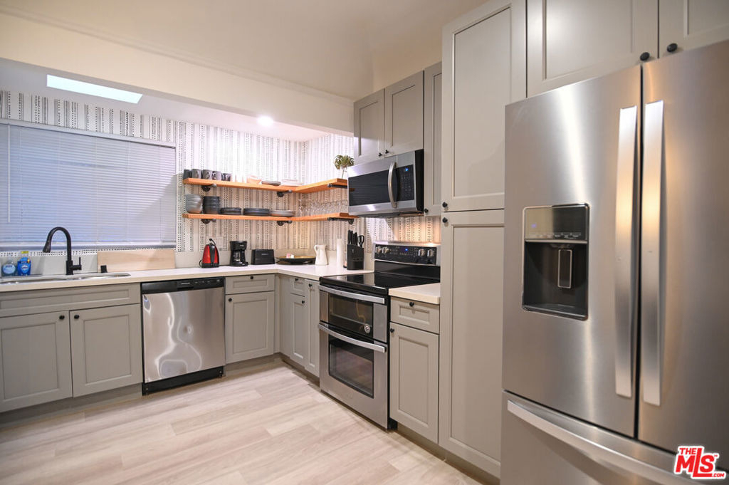 1019 N Orange Grove Avenue - Photo 26