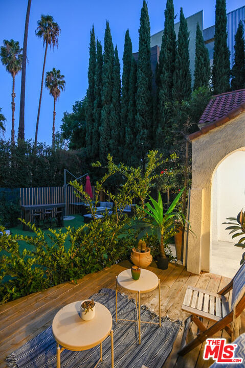 1019 N Orange Grove Avenue - Photo 4