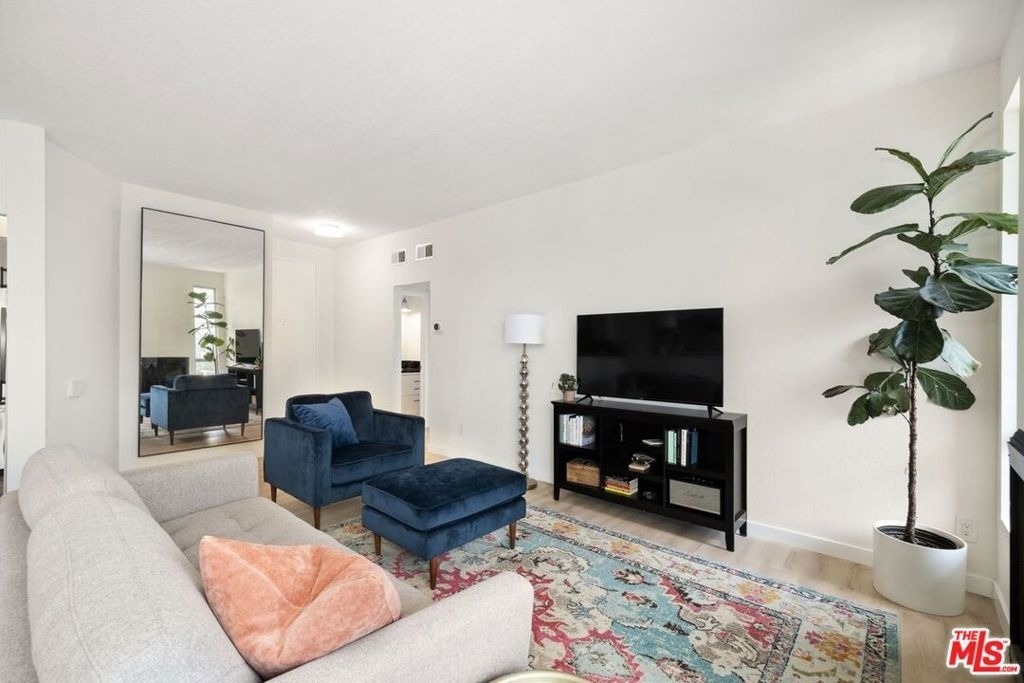8960 Cynthia Street - Photo 12