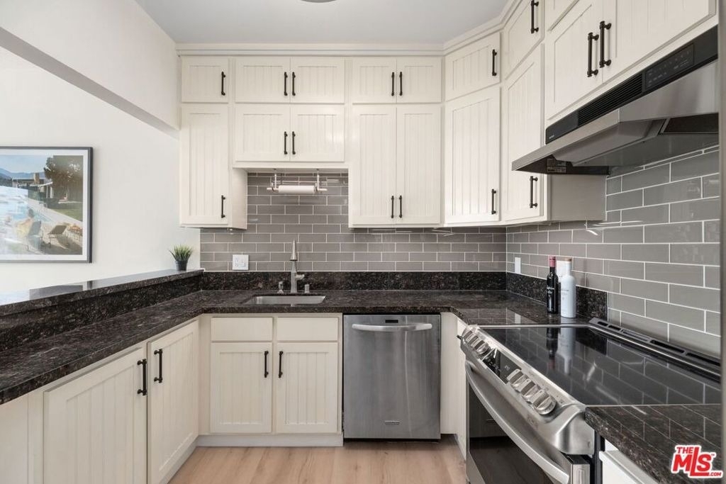 8960 Cynthia Street - Photo 15