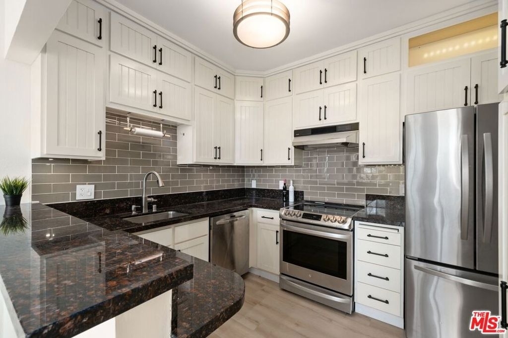 8960 Cynthia Street - Photo 13
