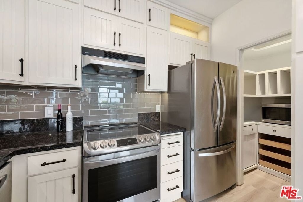 8960 Cynthia Street - Photo 14