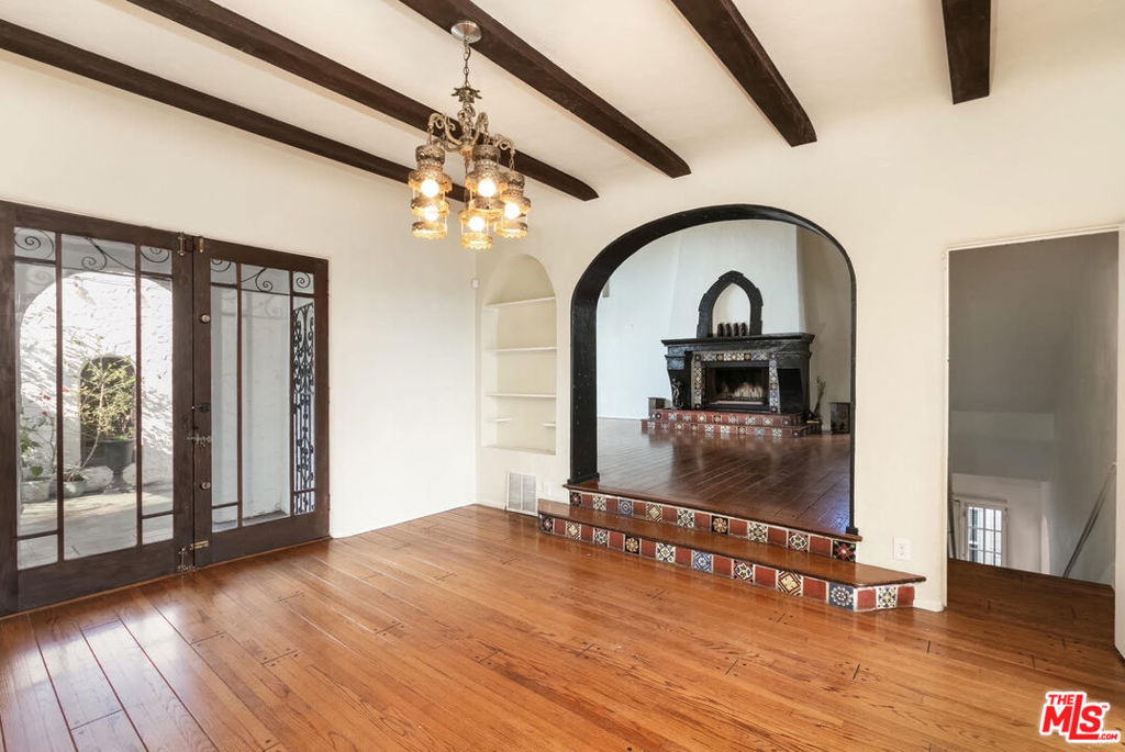 2030 Vine Street - Photo 5