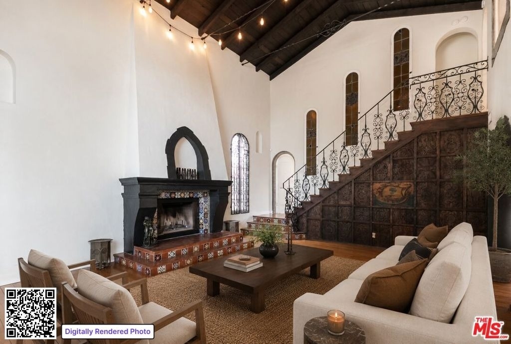 2030 Vine Street - Photo 0