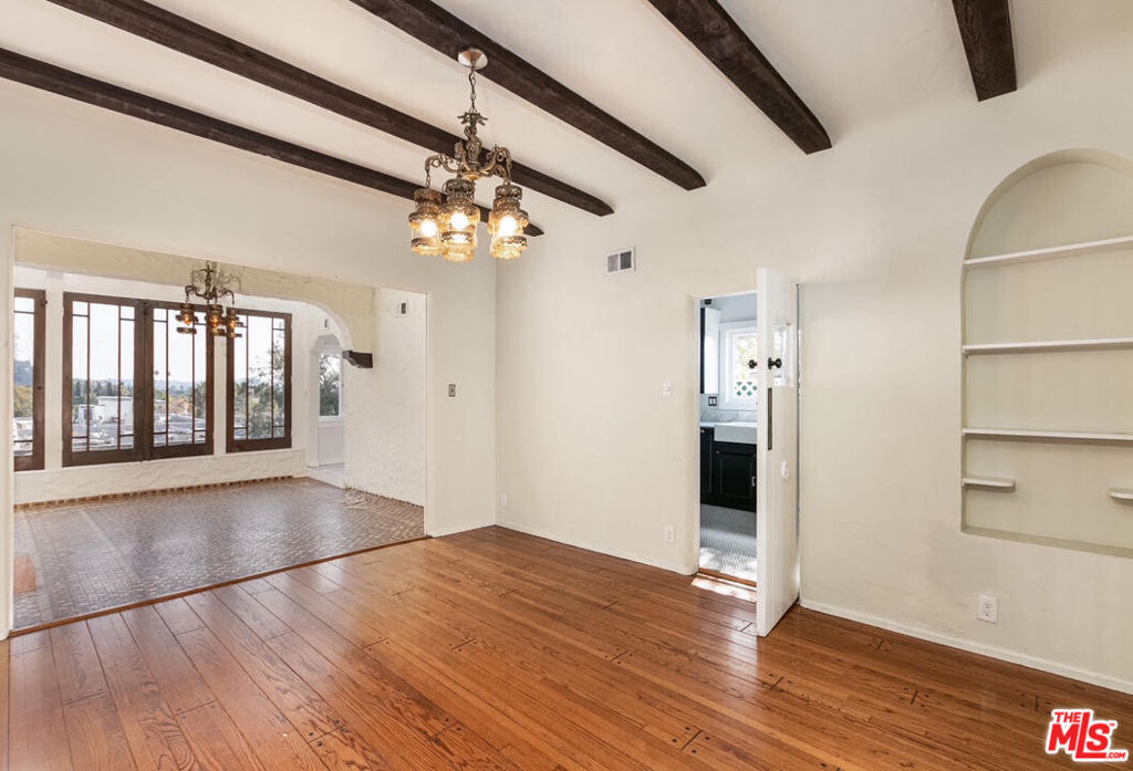 2030 Vine Street - Photo 6