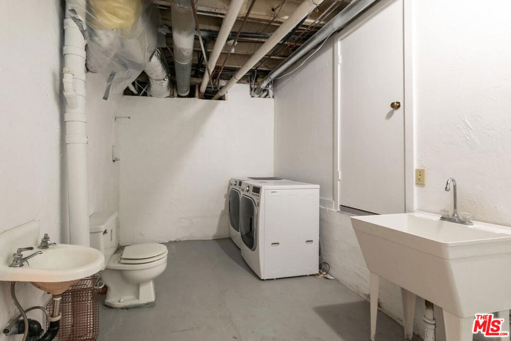 2030 Vine Street - Photo 27