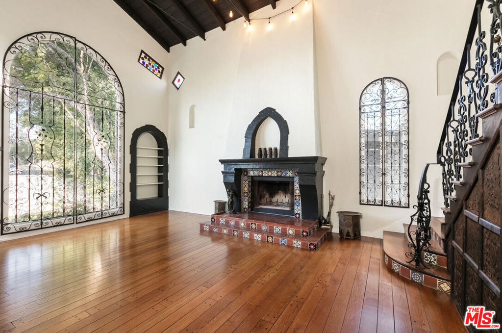 2030 Vine Street - Photo 3