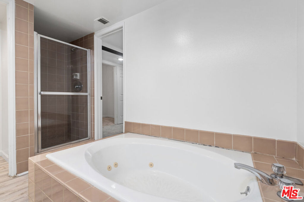 1250 Amherst Avenue - Photo 19