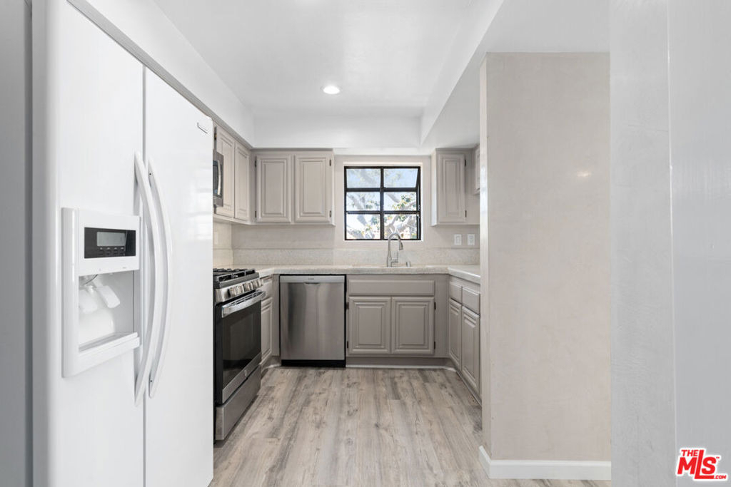 1250 Amherst Avenue - Photo 10