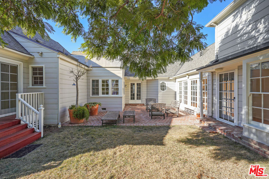 266 Denslow Avenue - Photo 4