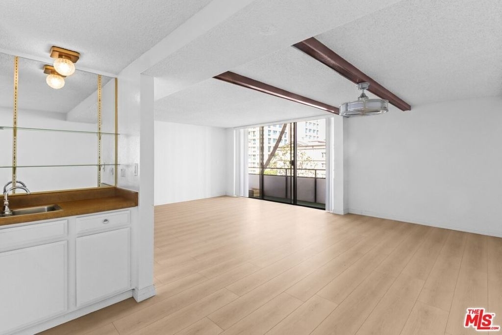 10535 Wilshire Boulevard - Photo 5