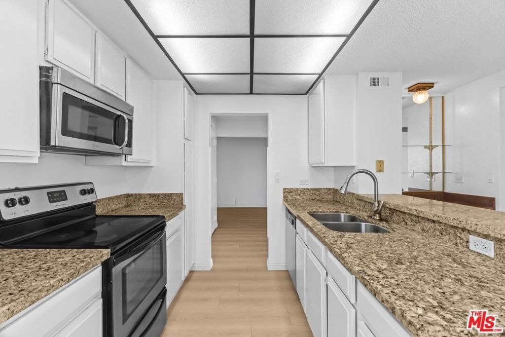 10535 Wilshire Boulevard - Photo 2