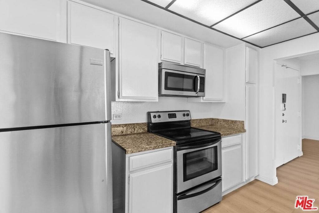 10535 Wilshire Boulevard - Photo 3