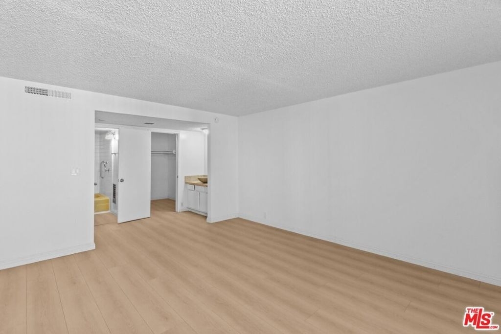 10535 Wilshire Boulevard - Photo 32