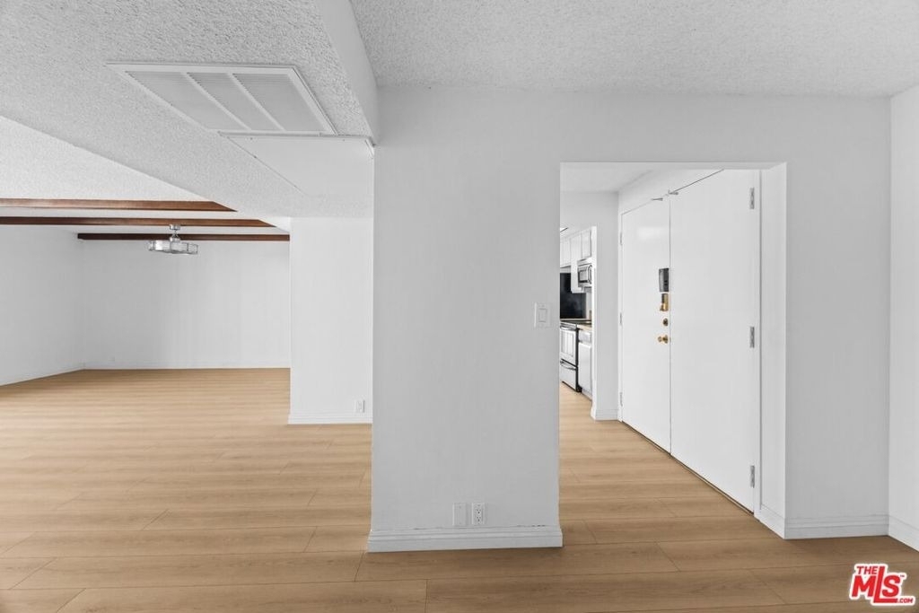 10535 Wilshire Boulevard - Photo 17