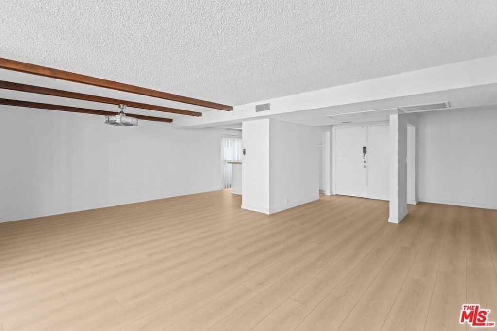 10535 Wilshire Boulevard - Photo 11