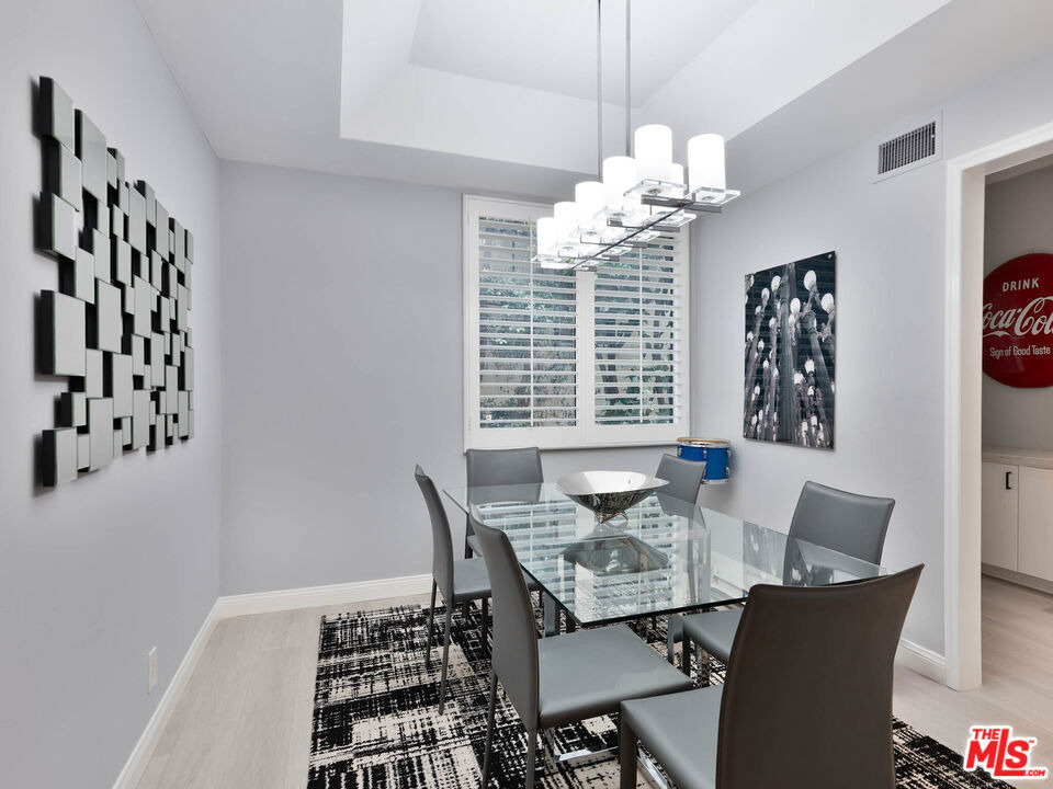 8455 Fountain Avenue - Photo 3