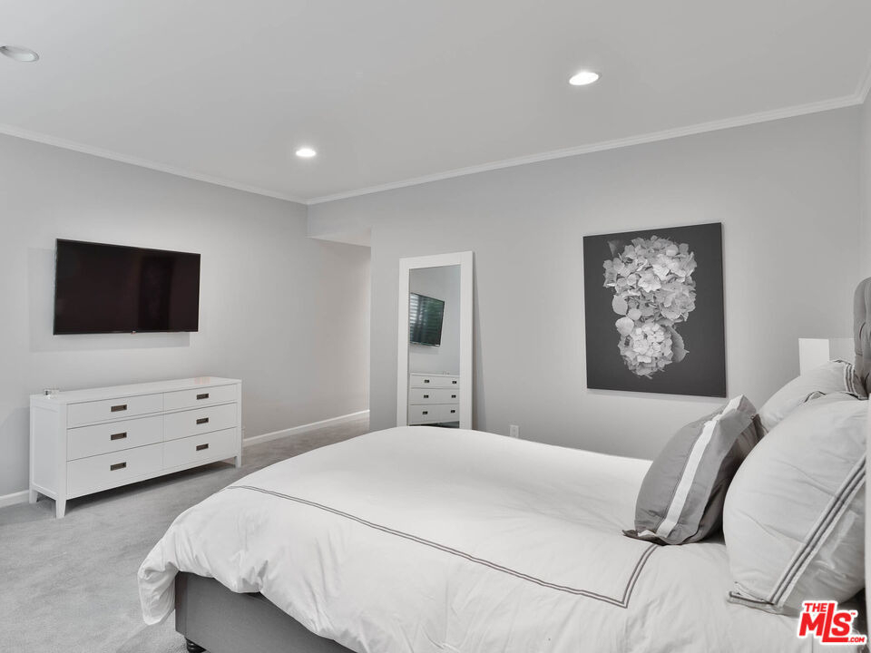 8455 Fountain Avenue - Photo 15
