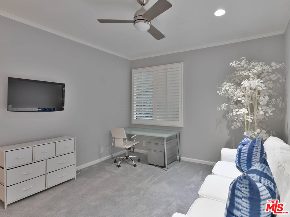 8455 Fountain Avenue - Photo 10