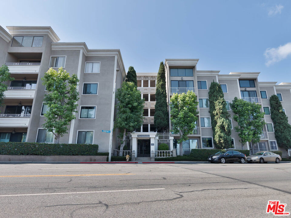 8455 Fountain Avenue - Photo 17