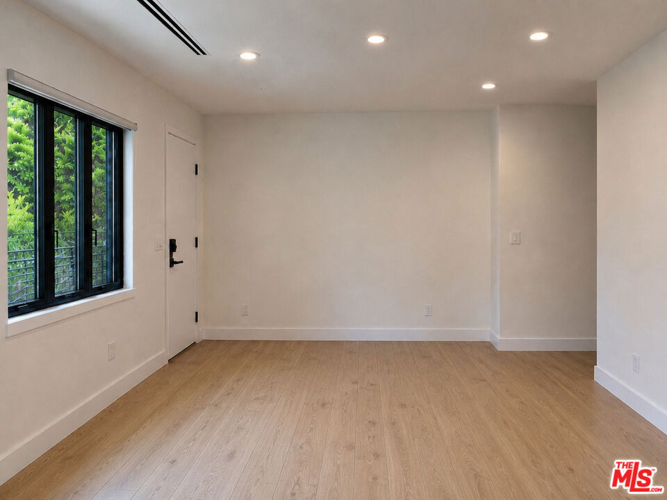 912 N Harper Avenue - Photo 11